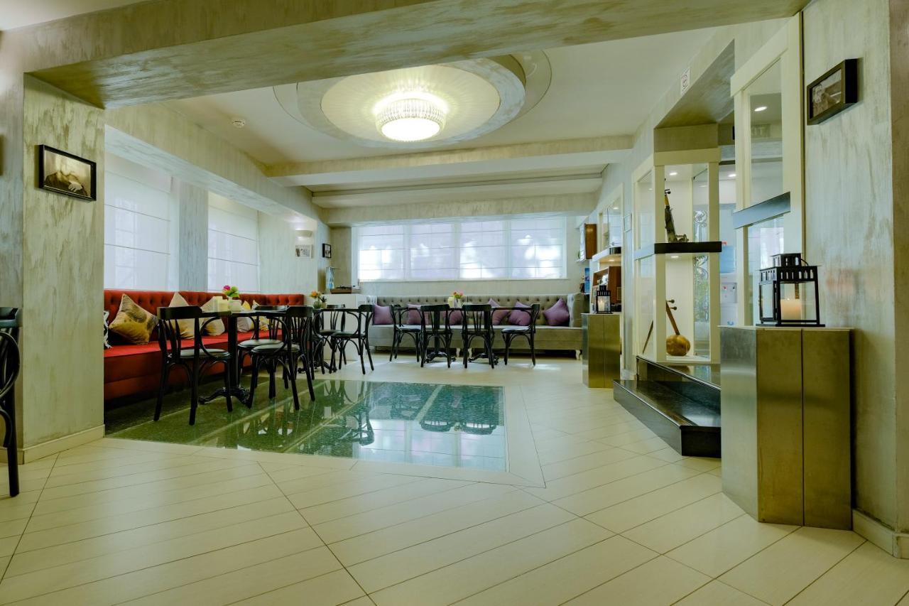 Maestro Hotel Baku Exteriör bild